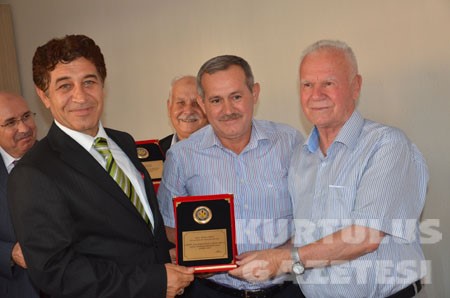 SOSEV özel eğitim merkezi için düzenlenen plaket töreni